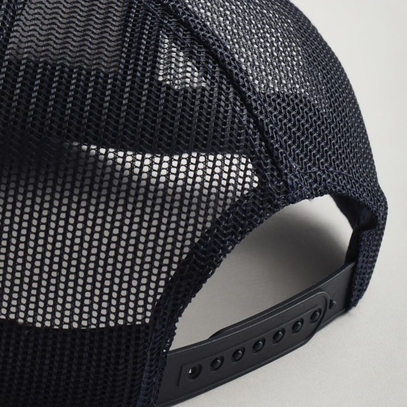 Urban Outfitters Dragon Puff Printed Trucker Hat NWT - Picture 4 of 8